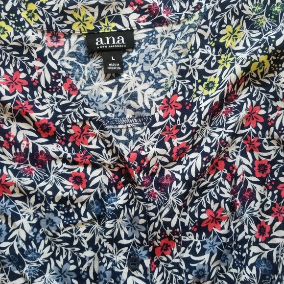 💜 5 for $25! Long Sleeve Floral Blouse - Picture 3 of 3